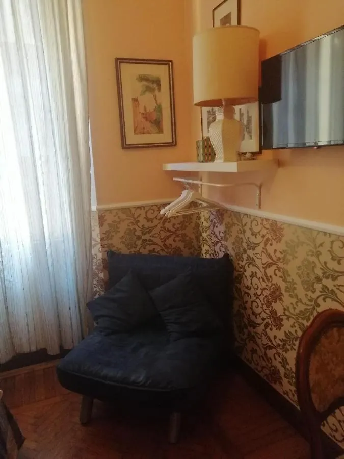 Rooms Piazza 8 Agosto Bologna 0*,  Italy